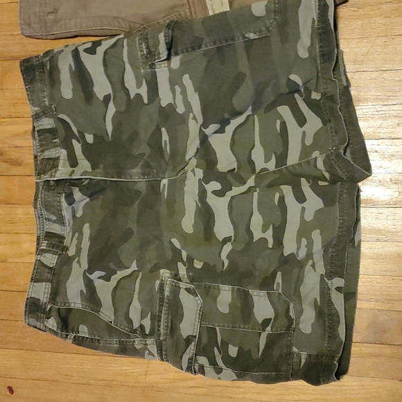 Lot of 2 cargo shorts - Picture 4 of 6